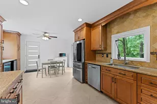 4441 Village Dr, Fairfax, VA 22030 - Photo 28