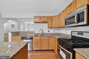 7723 Markham Grant Ln, Alexandria, VA 22315 - Photo 10