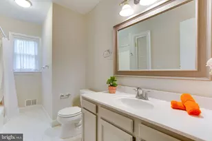 9112 Santayana Dr, Fairfax, VA 22031 - Photo 14