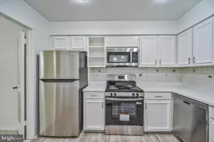 2974 Borge St, Oakton, VA 22124 - Photo 6