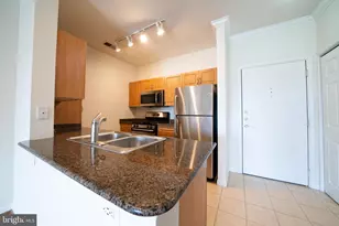 12929 Centre Park Cir, Herndon, VA 20171 - Photo 4