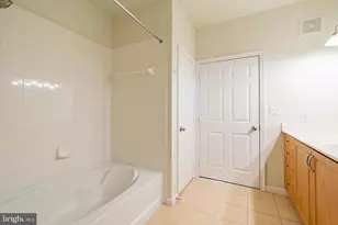 12929 Centre Park Cir, Herndon, VA 20171 - Photo 16