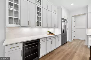 608 Roberts Dr NW, Vienna, VA 22180 - Photo 14