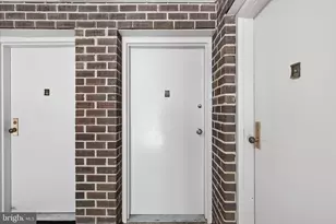 9730 Kingsbridge Dr, Fairfax, VA 22031 - Photo 6