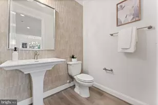 505 Glyndon St NE, Vienna, VA 22180 - Photo 8