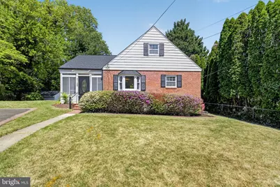 7128 Parkview Avenue, Falls Church, VA 22042 - Photo 2