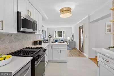 7128 Parkview Avenue, Falls Church, VA 22042 - Photo 10