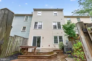 7503 Amesbury Ct, Alexandria, VA 22315 - Photo 26