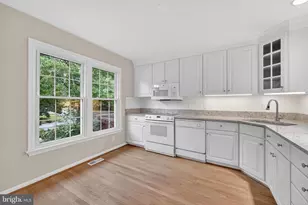 7503 Amesbury Ct, Alexandria, VA 22315 - Photo 10