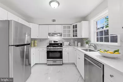 14819 Smethwick Place, Centreville, VA 20120 - Photo 4