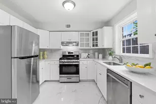 14819 Smethwick Pl, Centreville, VA 20120 - Photo 4