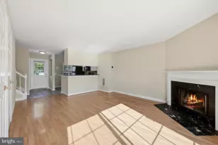 6562 Old Carriage Ln, Alexandria, VA 22315 - Photo 8