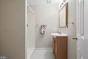 6562 Old Carriage Ln, Alexandria, VA 22315 - Photo 20