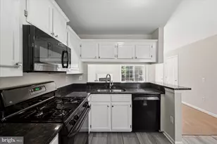 6562 Old Carriage Ln, Alexandria, VA 22315 - Photo 6