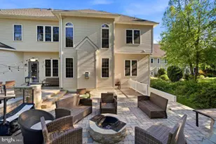 8310 Robey Ave, Annandale, VA 22003 - Photo 4