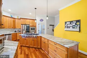8310 Robey Ave, Annandale, VA 22003 - Photo 10