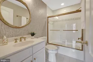1387 Cameron Heath Dr, Reston, VA 20194 - Photo 50