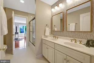 1387 Cameron Heath Dr, Reston, VA 20194 - Photo 44