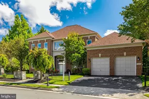 1387 Cameron Heath Dr, Reston, VA 20194 - Photo 4
