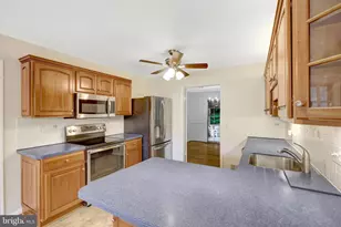 615 Kearney Ct SW, Vienna, VA 22180 - Photo 10