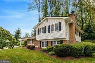 615 Kearney Ct SW, Vienna, VA 22180 - Photo 2
