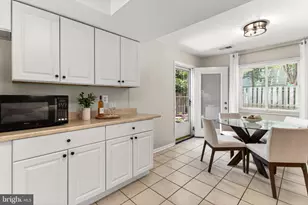 1498 Roundleaf Ct, Reston, VA 20190 - Photo 16