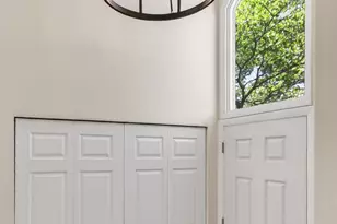 1498 Roundleaf Ct, Reston, VA 20190 - Photo 4