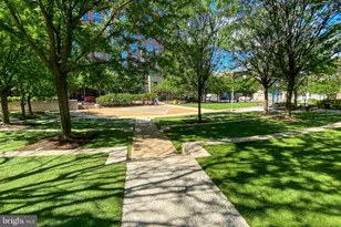 1498 Roundleaf Ct, Reston, VA 20190 - Photo 58