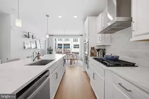 12561 Todd Ln, Fairfax, VA 22033 - Photo 14