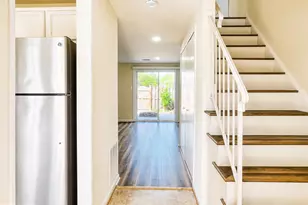 14402 Manassas Gap Ct, Centreville, VA 20120 - Photo 2