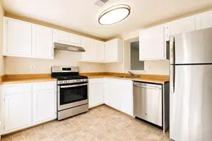 14402 Manassas Gap Ct, Centreville, VA 20120 - Photo 4