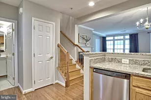 4633 Battenburg Ln, Fairfax, VA 22030 - Photo 10
