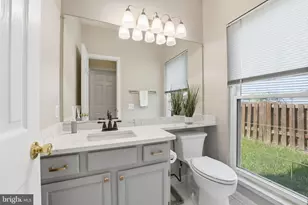 7010 Green Spring Ln, Alexandria, VA 22306 - Photo 16