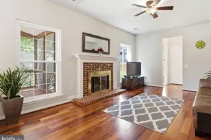 7010 Green Spring Ln, Alexandria, VA 22306 - Photo 14