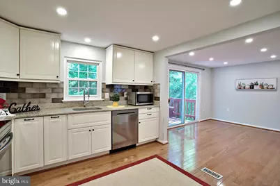 10041 Chestnut Wood Lane, Burke, VA 22015 - Photo 4