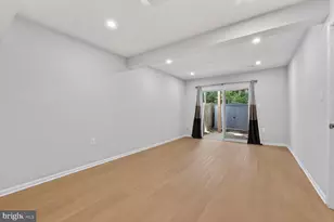 10041 Chestnut Wood Ln, Burke, VA 22015 - Photo 22