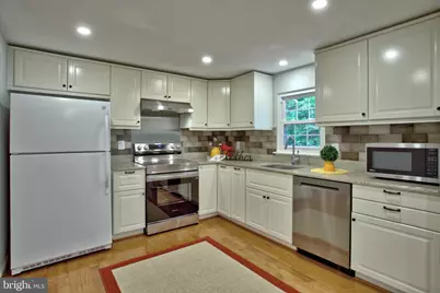 10041 Chestnut Wood Lane, Burke, VA 22015 - Photo 2