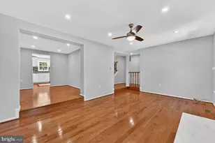 10041 Chestnut Wood Ln, Burke, VA 22015 - Photo 8