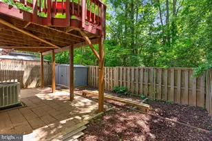 10041 Chestnut Wood Ln, Burke, VA 22015 - Photo 28