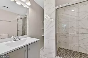 10041 Chestnut Wood Ln, Burke, VA 22015 - Photo 18