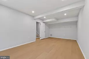 10041 Chestnut Wood Ln, Burke, VA 22015 - Photo 24