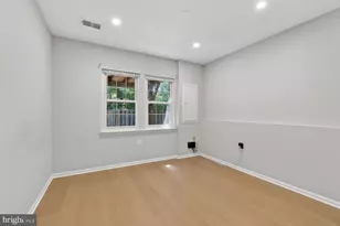 10041 Chestnut Wood Ln, Burke, VA 22015 - Photo 24