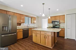 11814 Blue Spruce Rd, Reston, VA 20191 - Photo 10