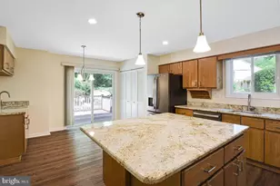 11814 Blue Spruce Rd, Reston, VA 20191 - Photo 8