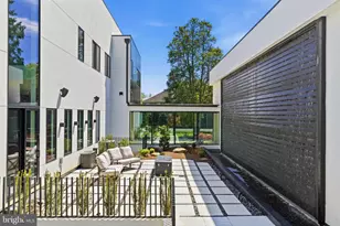8970 Brook Rd, McLean, VA 22102 - Photo 14