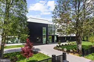8970 Brook Rd, McLean, VA 22102 - Photo 2