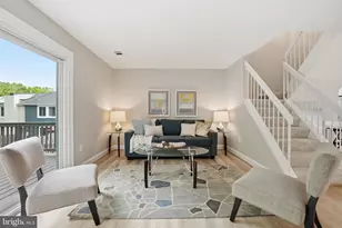 6045 Hollow Knoll Ct, Springfield, VA 22152 - Photo 10