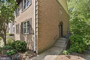 6086 Heatherwood Dr, Alexandria, VA 22310 - Photo 2