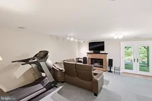 6086 Heatherwood Dr, Alexandria, VA 22310 - Photo 18