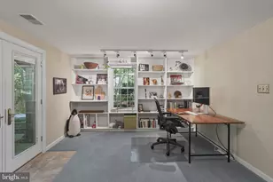 6086 Heatherwood Dr, Alexandria, VA 22310 - Photo 20